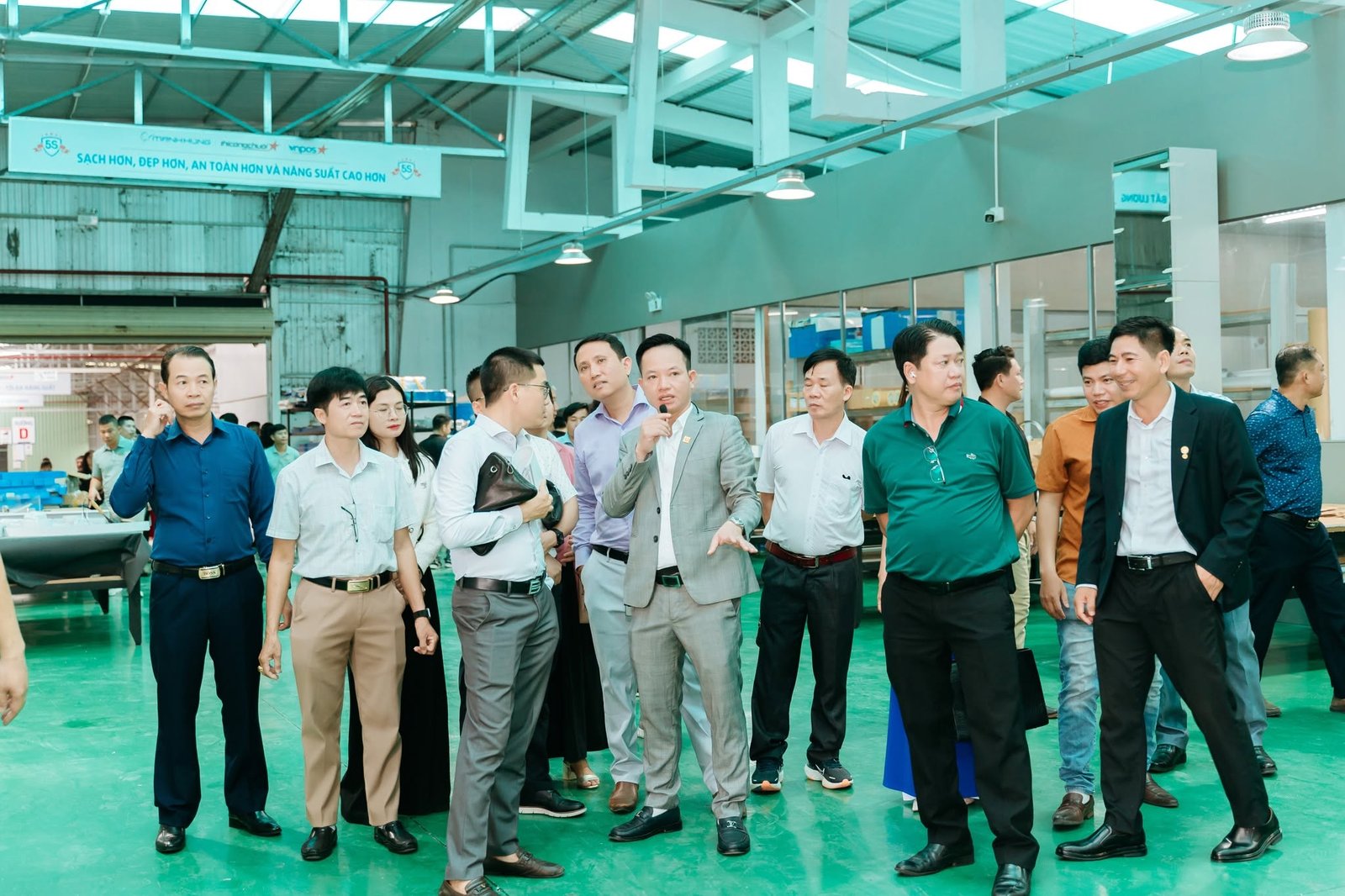 Nhà xưởng Mạnh Hùng