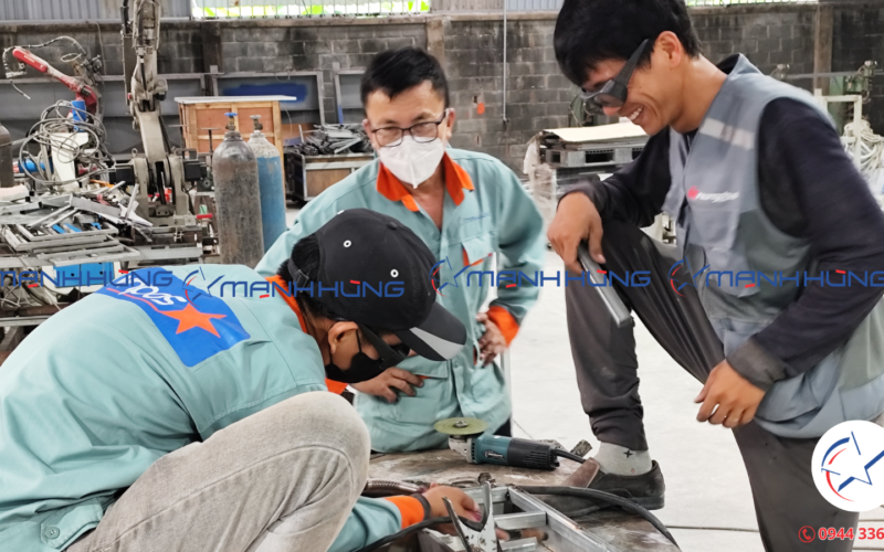 Xưởng Gia Công Nội Thất Kim Loại Trang Trí Tại TPHCM Theo Yêu Cầu – Cơ Khí Mạnh Hùng